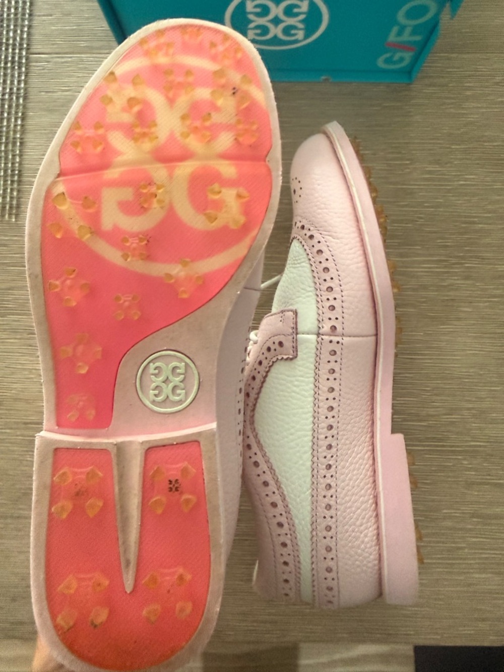 G/FORE Pink and White longwingtip Golf Flats - Picture 5 of 9
